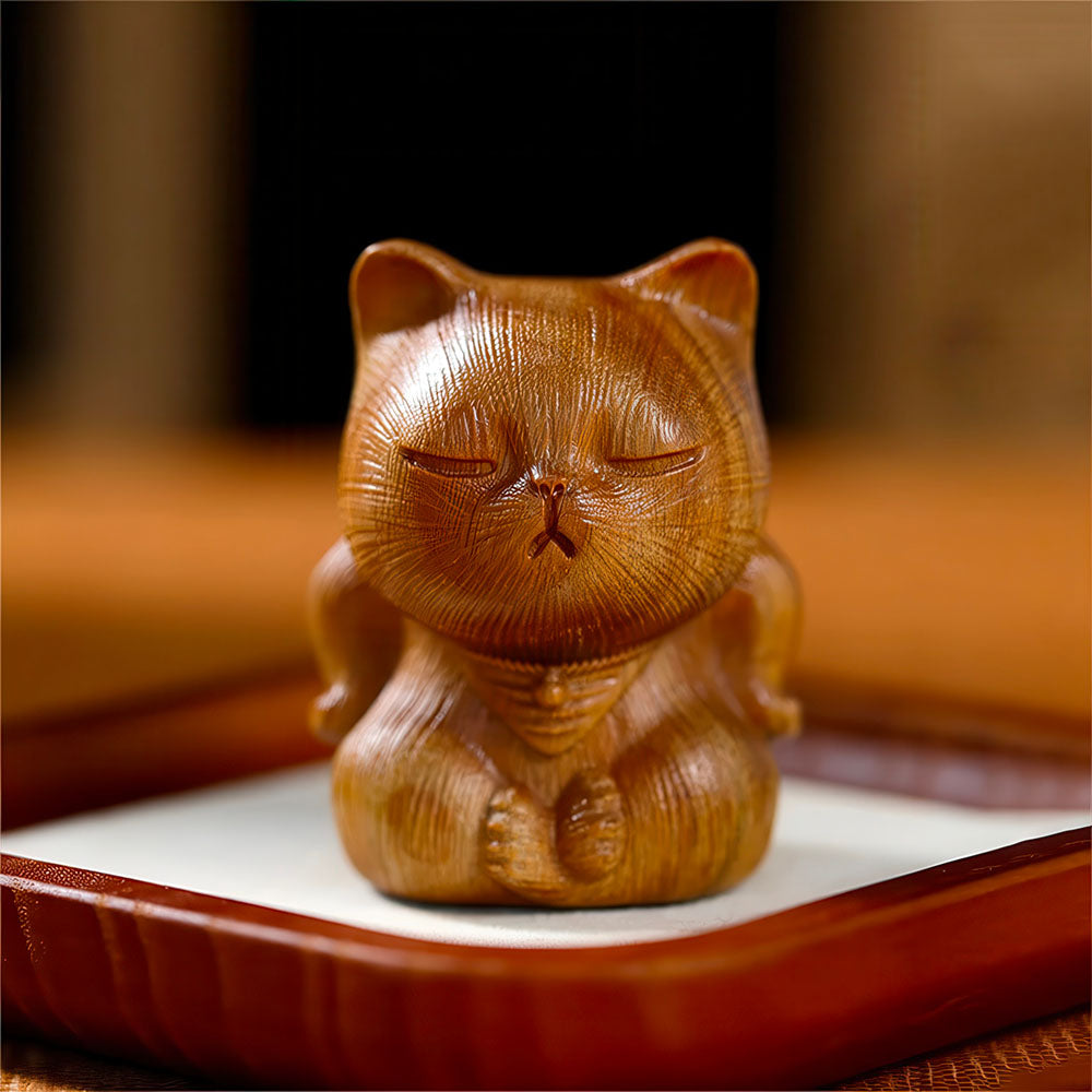 Petite Sculpture de Chat Japonais Artisanale en Bois de Santal