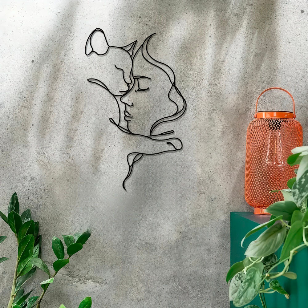 Décoration Murale d'un Calin Chat et Femme en Métal Noir