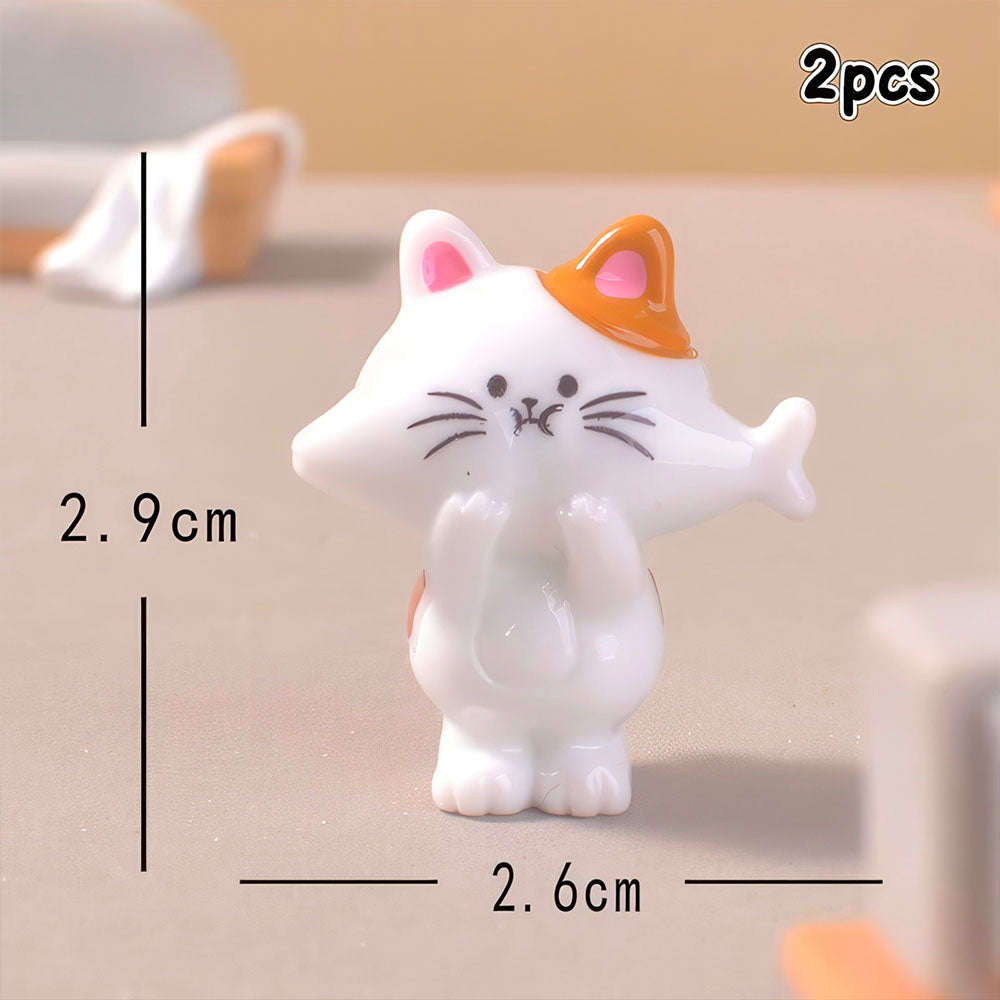 Figurine en Résine Chaton Blanc avec une Oreille Marron