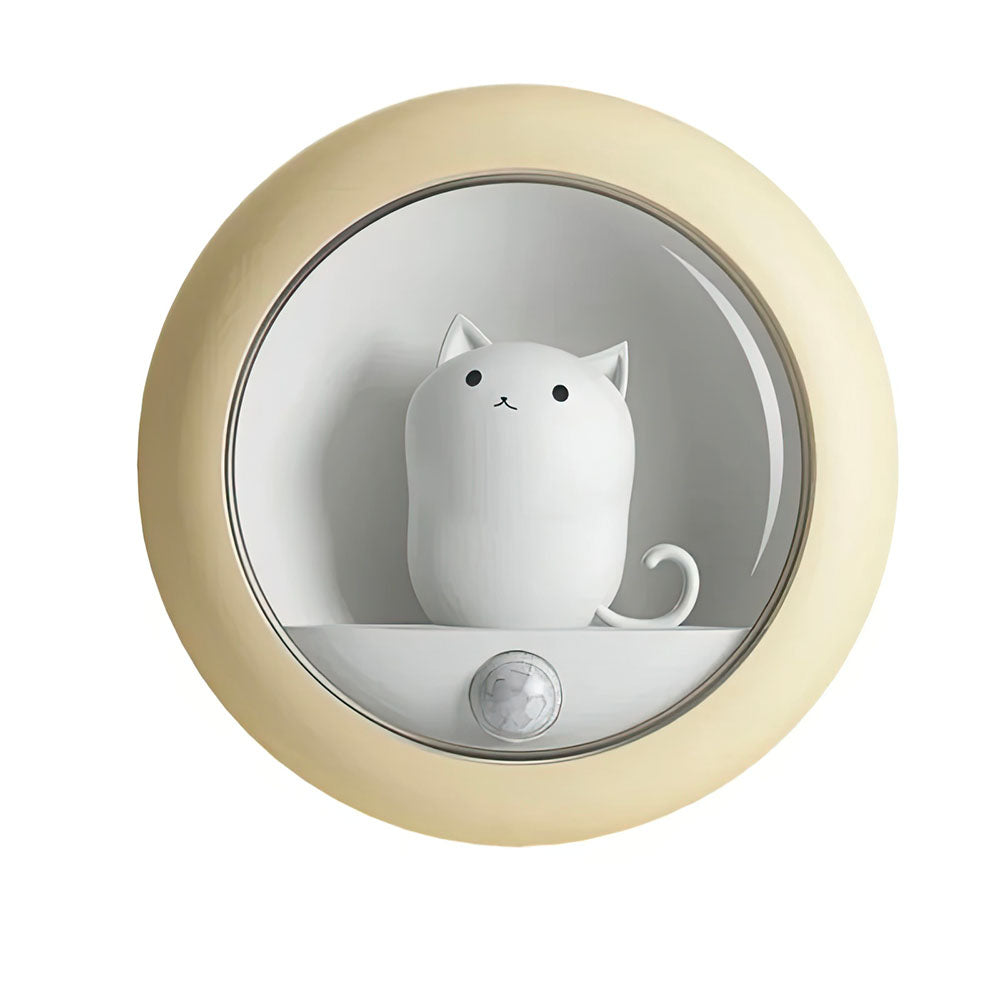 Chat Kawaii à l'intérieur d'une Petite Lampe Intelligente Jaune