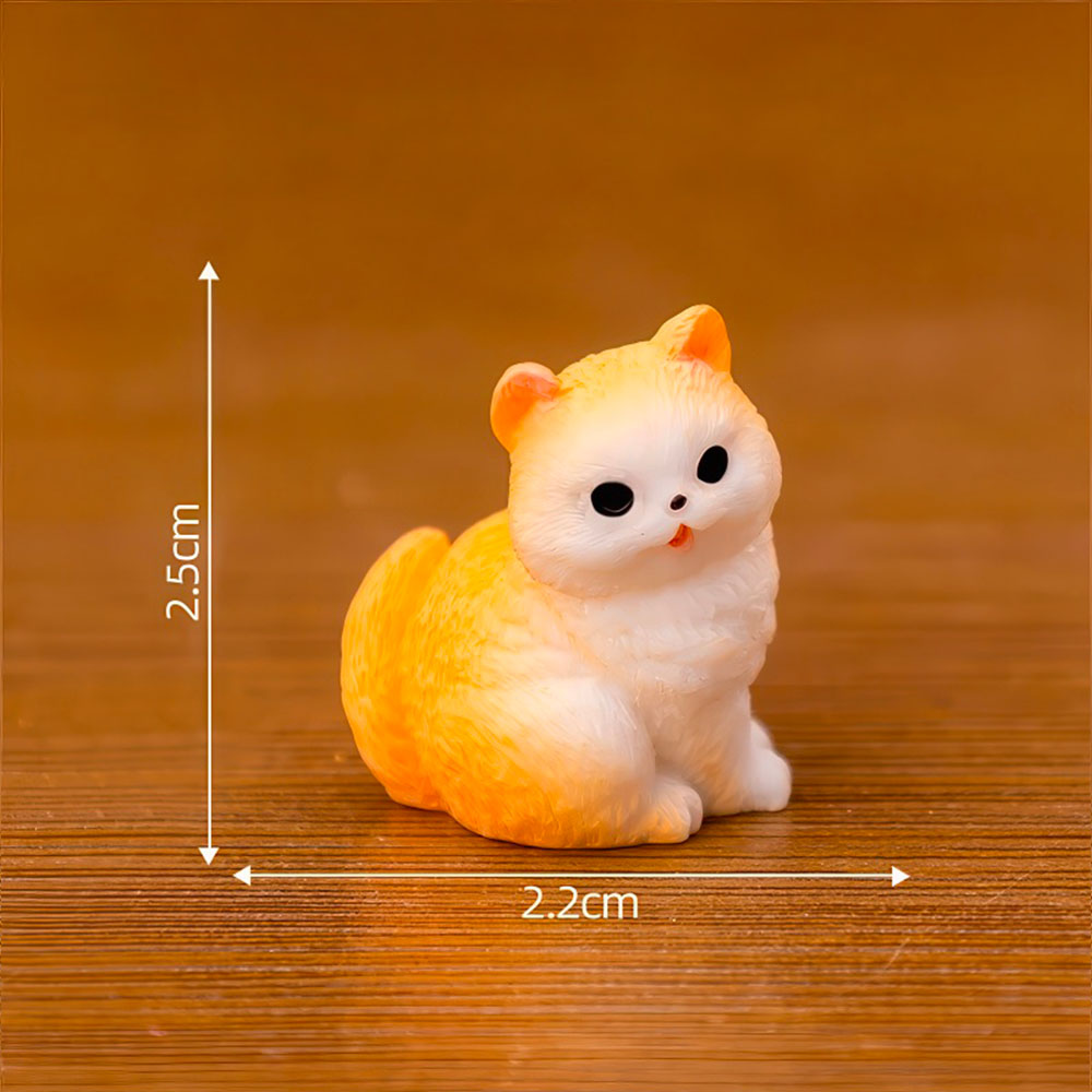 Petite Chatte Rousse et Blanche Mini Statuette en Résine