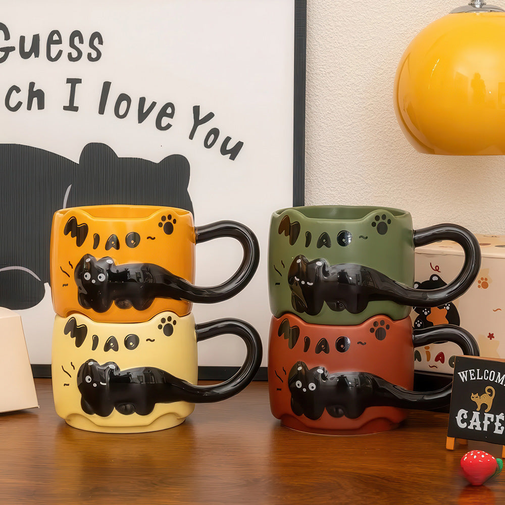 Mugs Assortis Chat Noir  en Relief Longue Queue qui se Termine en Anse
