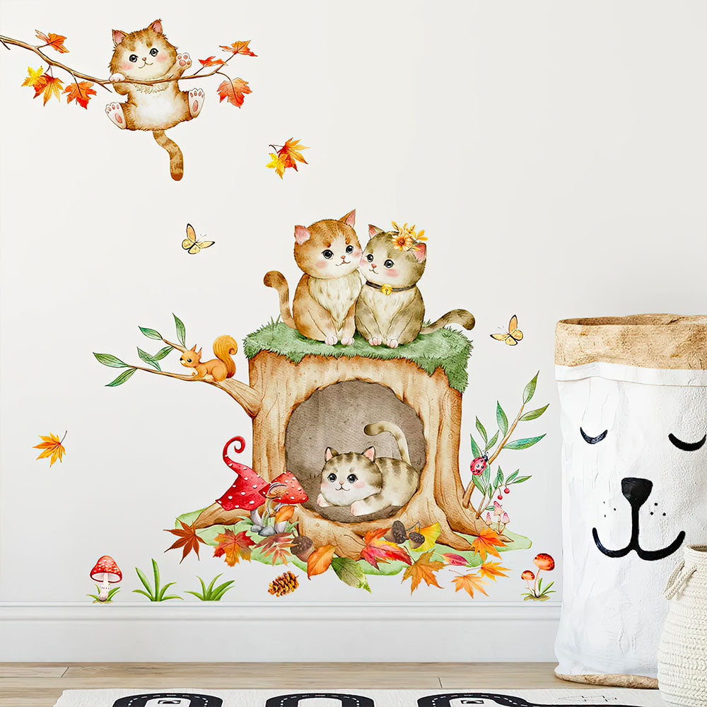 Chatons Souche d'Arbre et Branche en Automne Ecureuil et Papillons Autocollant