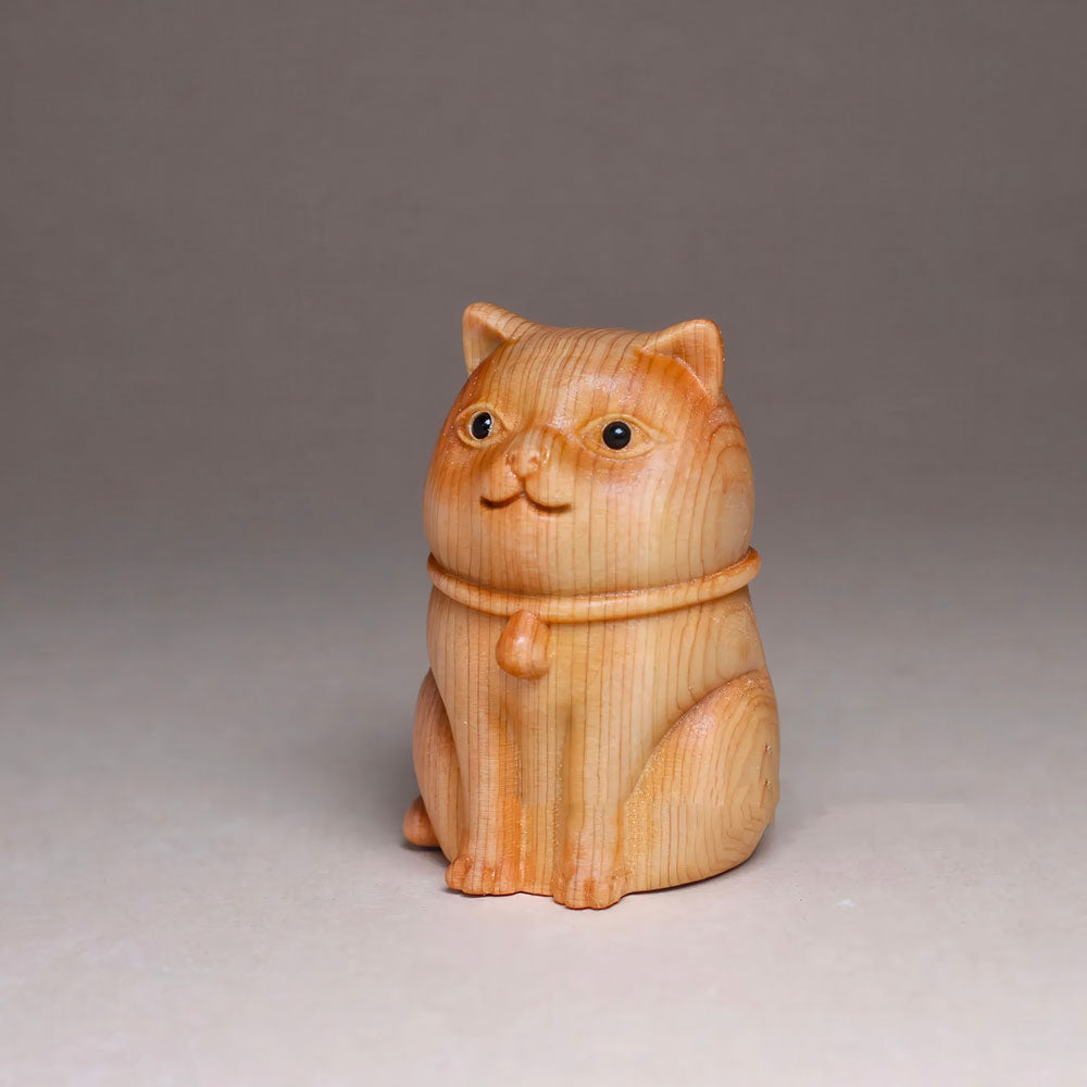 Figurine Porte Bonheur Chat Lucky Cat en Bois Clair Verni 