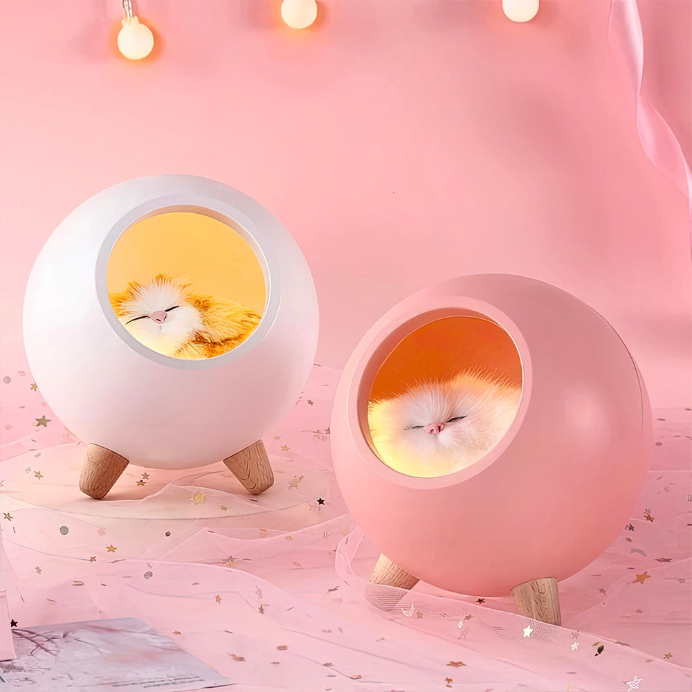 Adorable Lampe Boule avec Pieds Accueillant un Chaton en Peluche 