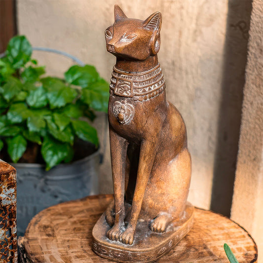 Belle Statue Sculptée de Chatte Egyptienne la Déesse Bastet en Résine