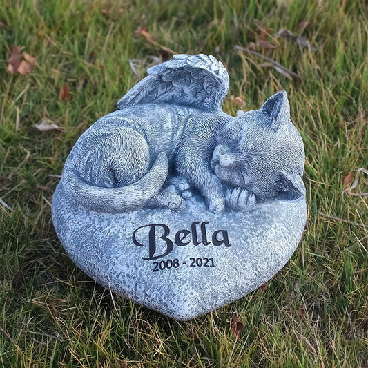 Adorable Chaton Endormi sur un Coeur Statue Commémorative