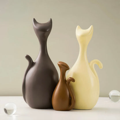 Famille de Deux Chats et un Chaton en Résine Gris Marron et Crème